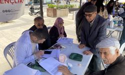 Sındırgı’da "Sağlık Sokağı" Kuruldu: Genç Doktor Adaylarından Vatandaşlara Ücretsiz Tarama