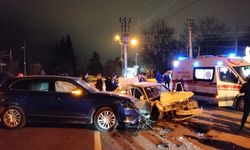 Sapanca Yolunda Feci Kaza: Genç Sürücülerin Karıştığı Çarpışmada 5 Yaralı!