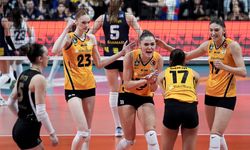 Sultanlar Ligi'nde Şampiyon VakıfBank! Fenerbahçe'yi Devirip Kupayı Kaldırdılar!