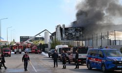 Ankara Sincan’da Dev Yangın! Boya Fabrikası Alevlere Teslim: Çok Sayıda İtfaiye Ekibi Bölgeye Sevk Edildi!