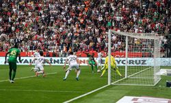 10 Kişi Kalan Bodrum FK Amedspor'u Son Dakikada Avladı! Amedspor'un Süper Lig Şansı Zora Girdi!