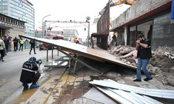 Ankara Ulus’ta Korku Dolu Dakikalar! Çankırı Caddesi’nde Yıkılan Binanın Duvarı Çöktü: Bölge Kordon Altında!