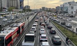 Köprüler ve Ana Arterler Kilitlendi! İstanbul'da Adım Atacak Yer Yok: Trafik Yoğunluğu Yüzde 87'ye Ulaştı