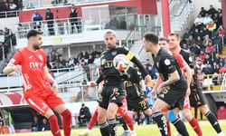 Balıkesir'de Nefes Kesen Derbi! Balıkesirspor, 10 Kişi Kalan Eskişehirspor'u Geçemedi! 1-1