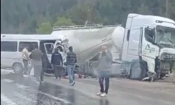 Burdur’da Feci Kaza: Minibüsle Beton Mikseri Çarpıştı, 6 Kişi Yaşamını Yitirdi