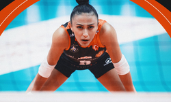 Kaptan İmzayı Attı! Simge Aköz 2 Yıl Daha Eczacıbaşı Dynavit'te!