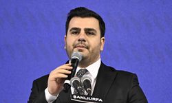 İzmir Siyasetinde Beklenmedik Hamle! Eyyüp Kadir İnan Karşıyaka Belediye Başkanı Yıldız Ünsal’a Neden Teşekkür Etti?