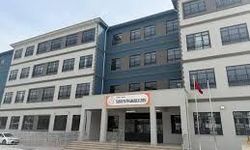 Mersin Tarsus’ta Okulda Silah Alarmı: Lise Son Sınıf Öğrencisi Gözaltına Alındı!