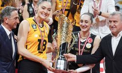 VakıfBank'ta Ayrılık Resmileşti! Yıldız Oyuncu Gözyaşlarıyla Veda Etti!