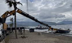 Marmaris’te Tekne Motoru Yüklenirken Facia! Vinç Kolu Altında Kalan Genç İşçi Hayatını Kaybetti