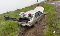 Gönen-Manyas Yolunda Korkutan Kaza! Akçaova Mevkiinde Araç Yoldan Çıktı: Yaralılar Var!