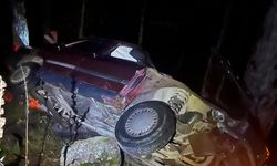 Sındırgı’da Gece Yarısı Dehşeti! Yaylabayır’da Araç Hurdaya Döndü: Ekipler Zamanla Yarıştı…