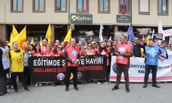 Balıkesir'de Eğitimciler Meydanlara İndi! Üç Sendikadan "Okulda Şiddet" Muhtırası!