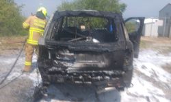 Balıkesir Gönen'de Korkutan Anlar! Lüks Otomobil Alevlere Teslim Oldu!