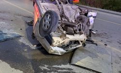 Edremit Ülkü Yolu’nda Korkutan Kaza! Şehit Hamdibey Köprüsü’nde Araç Savruldu: Yaralılar Var!