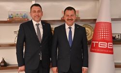 Yücel Yılmaz’dan CHP’li Büyükşehir’e Eleştiri, Yasin Sağay’a Övgü