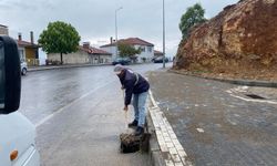 Dursunbey’de Yağış Mesaisi: Ekipler Su Taşkınlarına Karşı Sahada