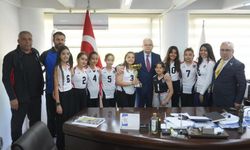 Burhaniye Belediyespor'dan Başkan Deveciler'e Şampiyonluk Ziyareti