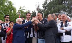 25'te 25 Yaptılar! Namağlup Şampiyon Burhaniye Belediyespor Kupasına Kavuştu