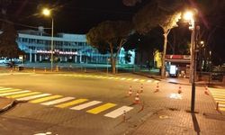 Burhaniye’de Trafikte Güvenlik Mesaisi: Yaya Geçitleri Yenileniyor