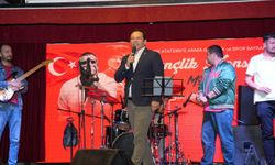 Sındırgı’da 19 Mayıs Coşkusu Dev Konserle Taçlandı: "Harikasın Sındırgı!"