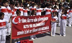 Dursunbey'de 19 Mayıs Coşkusu: Cumhuriyet Meydanı Töreni Detayları