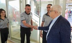 Burhaniye Belediyesi'nde Bayramlaşma: Başkan Deveciler Personelle Buluştu