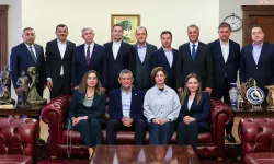 CHP’li Büyükşehir Belediye Başkanlarından ortak destek: “Özgür Özel ve yönetimin yanındayız”