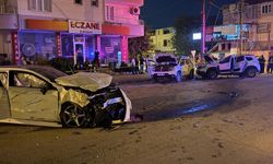 Adana Kozan’da Zincirleme Kaza! Üç Araç Birbirine Girdi: 1 Ölü