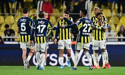 Fenerbahçe Başakşehir'i Devirdi! Puan Farkı 4'e İndi, Hesaplar Değişti