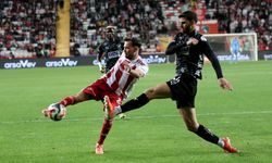 Antalya’da Gol Sesi Çıkmadı: Akdeniz Derbisinde Puanlar Paylaşıldı, VAR Kararı Maça Damga Vurdu!