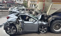 Kocaeli'de Korkutan Kaza: Tır ve Tanker Arasında Ezilen Otomobilden Sağ Çıktı