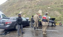 Erzurum Horasan'da Feci Kaza: 2 Otomobil Çarpıştı, 5 Yaralı!