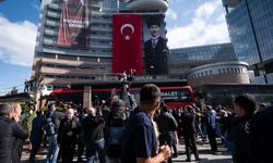 CHP Genel Merkezi’nde “Tahliye” Gerginliği: Polis ve Partililer Karşı Karşıya Geldi