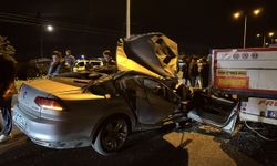 Kilis'te Feci Kaza: Otomobil Park Halindeki Tıra Çarptı, 2 Yaralı