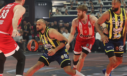 Atina'da Son Çeyrek Öncesi Şok Skor! Olympiakos - Fenerbahçe Beko Maçında 3. Periyot Sonucu: Fark Açılıyor