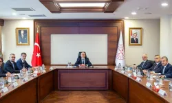 Ekonomi Yönetimi Acil Koda Geçti! Mehmet Şimşek Piyasalar Açılmadan Finansal İstikrar Komitesi'ni Topluyor