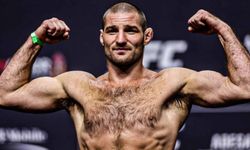UFC 328’de Tarihi Gece! Sean Strickland, Namağlup Khamzat Chimaev’i Devirdi: Yeni Orta Sıklet Şampiyonu Belli Oldu!