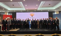 AK Parti'den Ayvalık'ta Dev Zirve "Türkiye Yüzyılı" Rotası Çiziliyor: 5 İl ve 60 İlçe Tek Yürek!