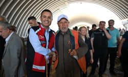 Başkan Ahmet Akın Hayvan Pazarının Nabzını Tuttu! "Balıkesir'in Bereketini Paylaşıyoruz!"