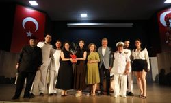 Edremit’te Tiyatro Şöleni: "Gemilerde Talim Var" Sahnelendi