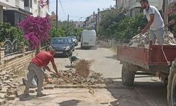 Edremit Belediyesi'nden İskele Mahallesi'nde Yol Tamirat Çalışması