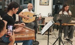 Balıkesir’de Kelimeler Müziğe Dönüştü: Edebiyat Akademisi’nde Sanat Ziyafeti