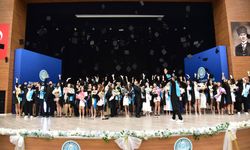 BAÜN Mimarlık Fakültesi’nde Mezuniyet Gururu: Geleceğin Mimarları Kep Attı!