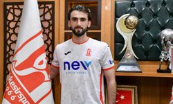 Balıkesirspor’dan Defansa Şampiyon Takviye: Hüseyin Ayan Resmen Kırmızı-Beyazlı Formayı Giydi!