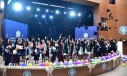 Balıkesir Üniversitesi GSF’de Mezuniyet Coşkusu: Genç Sanatçılar Diplomalarına Kavuştu
