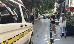 Beyoğlu'nda Silahlı Saldırı: Yürüyen Gencin Arkasından Gelip Ateş Açtı!