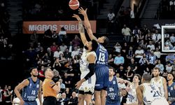 Play-Off'ta Nefes Kesen Gece! Anadolu Efes Kazandı, Fenerbahçe Beko ile Farkı 1'e İndirdi!
