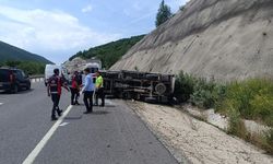 Bilecik'te Feci Kaza: Kamyonet Devrildi, Sürücü Yaralandı!