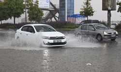 Ankara’da Kabus Anları! Sağanak Ve Dolu Başkenti Teslim Aldı, Çok Sayıda Ev Ve İş Yerini Su Bastı!